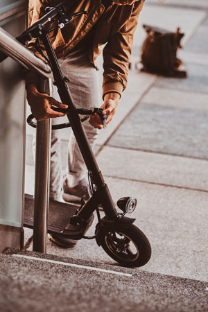 locking electric scooter with u-lock